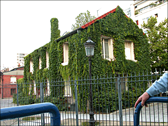    Ausnahme: am Eingang zum Bassin Villette   ...