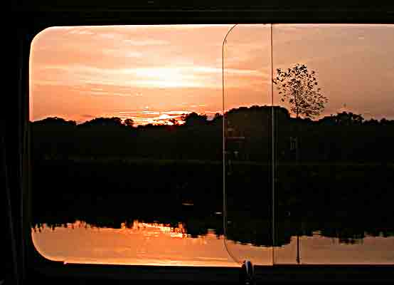     einen Augenblick festgehalten   ....   